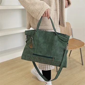Зеленая замшевая женская сумка-мессенджер, большие женские сумки-тоут из матовой кожи, сумочка с заклепками и кисточками, большая женская сумка для покупок Изображение 2