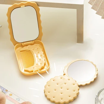 Креативное косметическое зеркало в форме печенья с расческой, Портативное Маленькое зеркальце для девочек, карманное Дорожное зеркало, Женское Квадратное Зеркало Изображение 2